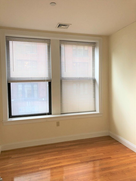 42-44 Beach St unit 3B, Boston, MA 02111 - photo 5