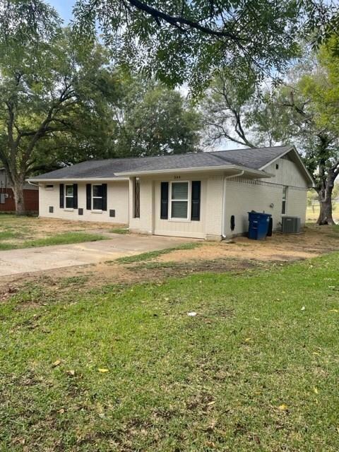 544 Lakeshore Dr, Ennis, TX 75119 - photo 2