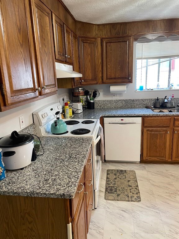 156 Winsor Ave unit 2, Watertown, MA 02472 - photo 2