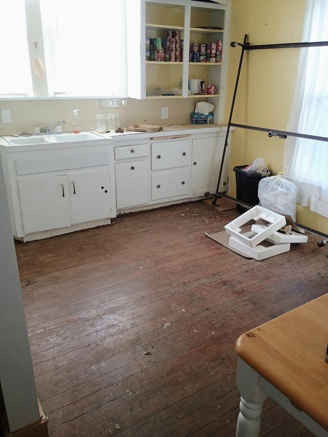 303 W Main St, Harper, KS 67058 - photo 5