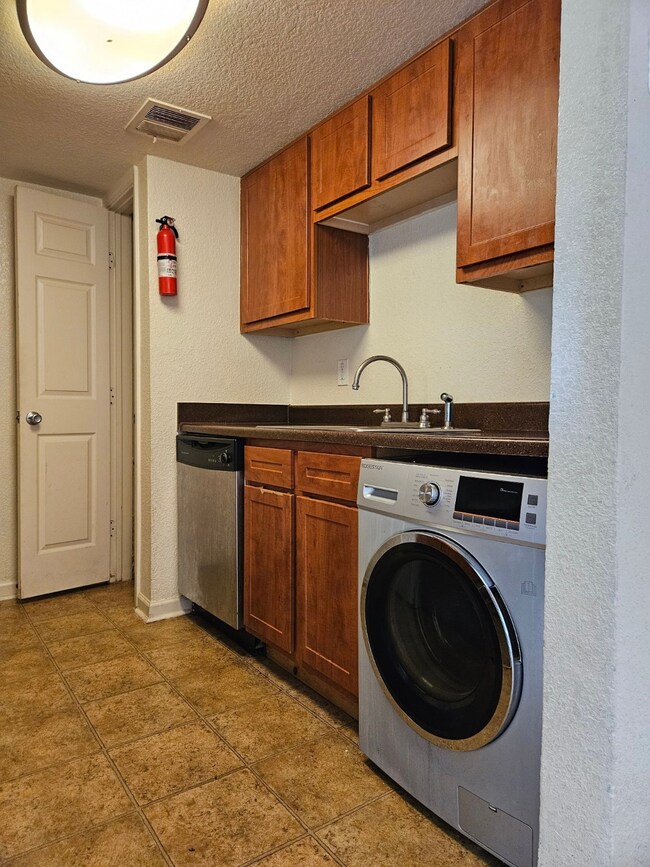 Kitchen & Wash Space