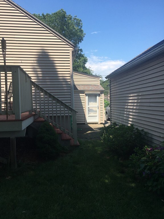 21 Wilson Rd, Somerset, MA 02726 - photo 6