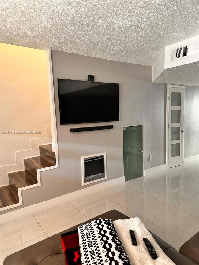 2211 W 53rd Place unit 2211, Hialeah, FL 33016 - photo 4