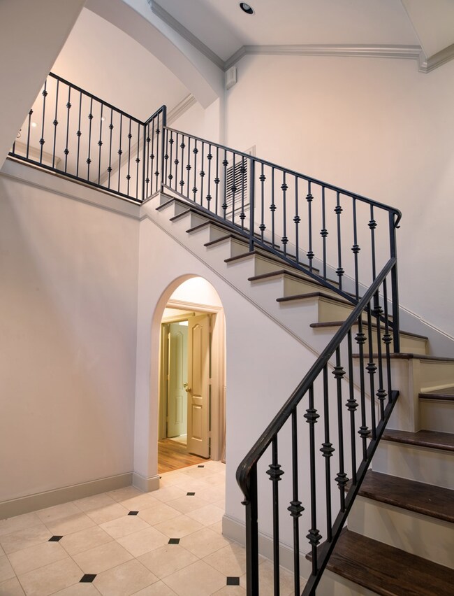 2116 Hazard St, Houston, TX 77019 - photo 4