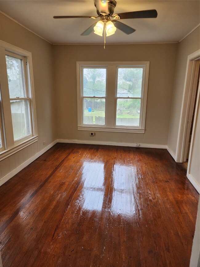 2308 Avenue D, Bay City, TX 77414 - photo 6