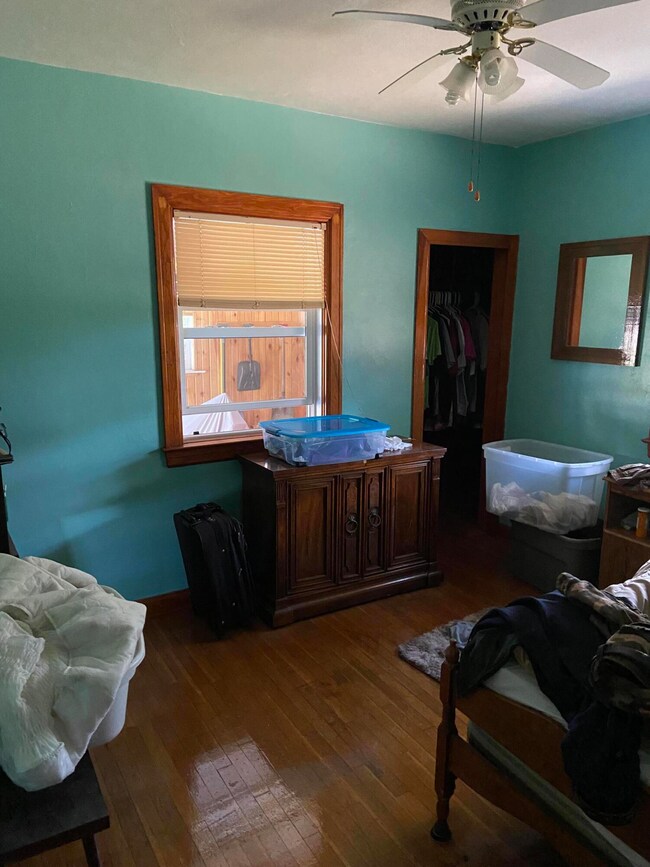 1074 E Hile bed 2