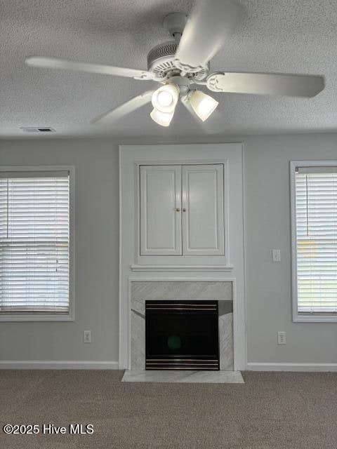 713 Clearwater Crt living area