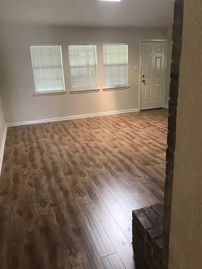 13915 Chuckwood Rd, Houston, TX 77038 - photo 5