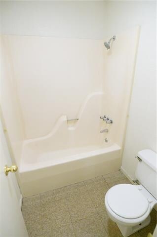 1220 8th St NE unit . J, Hickory, NC 28601 - photo 5