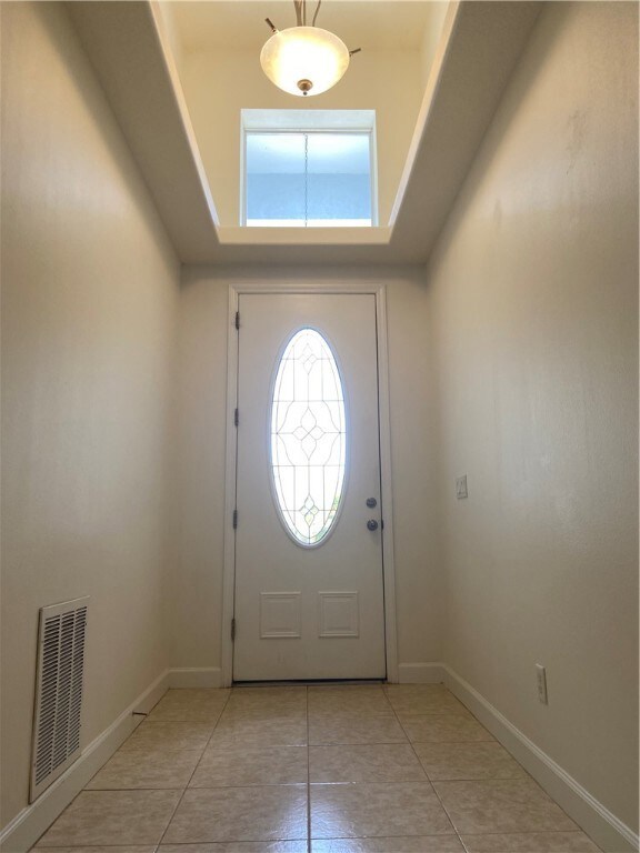 Tiled Bright Foyer