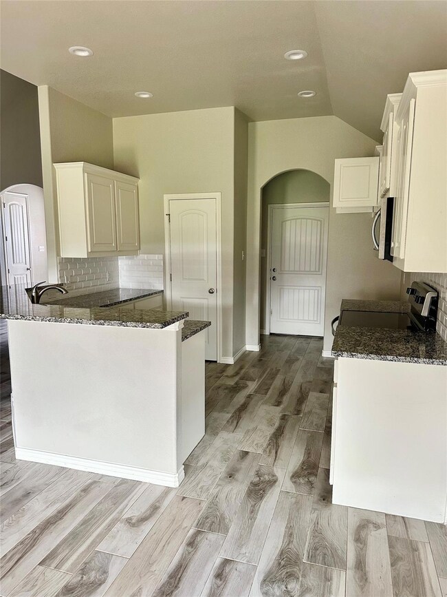 3300 White Horse Dr, Granbury, TX 76049 - photo 3