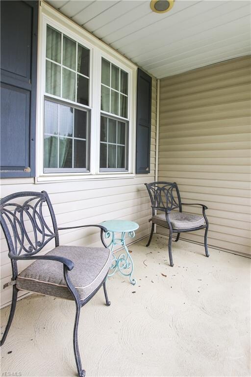 27010 Glenside Ln, Olmsted Falls, OH 44138 - photo 2