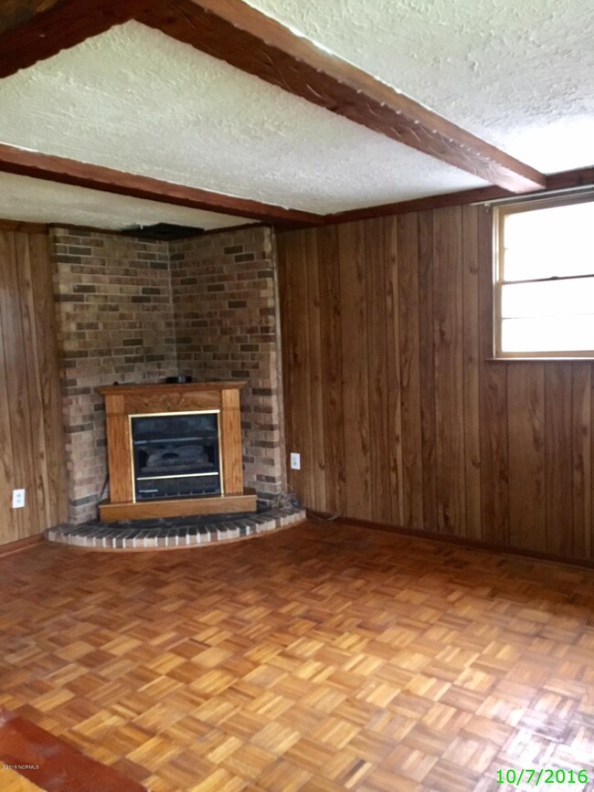 901 Barn St, Jacksonville, NC 28540 - photo 3