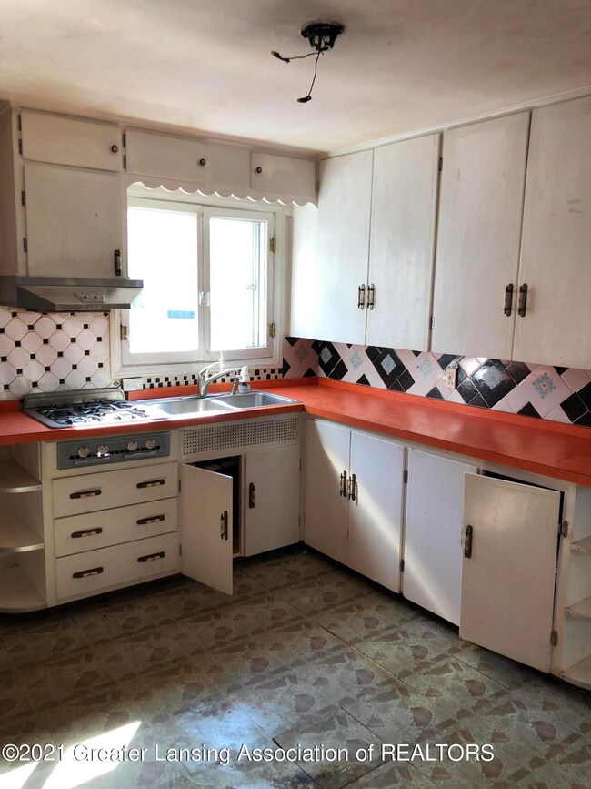 1231 Parkview St, Lansing, MI 48912 - photo 5
