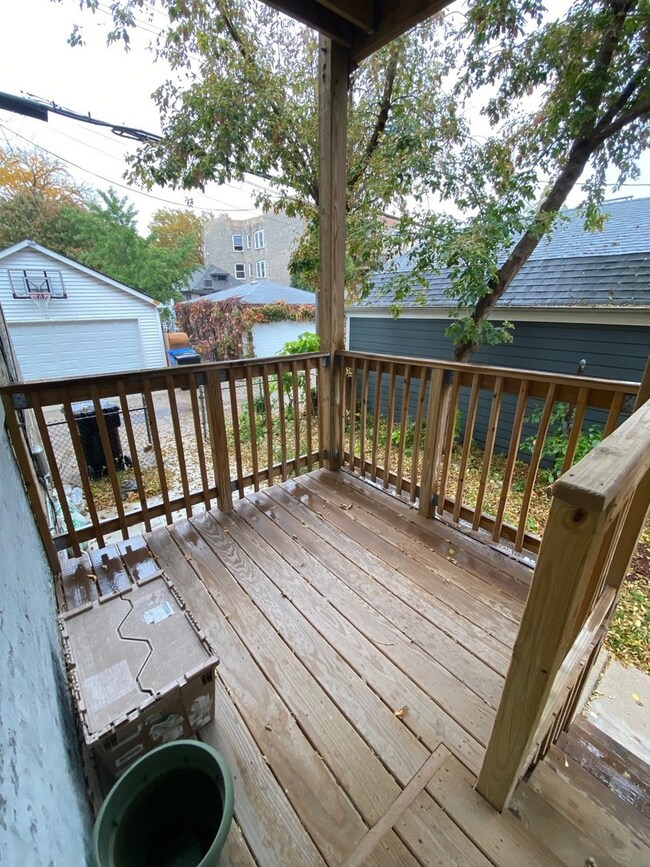 2117 W Ainslie St unit 1, Chicago, IL 60625 - photo 2