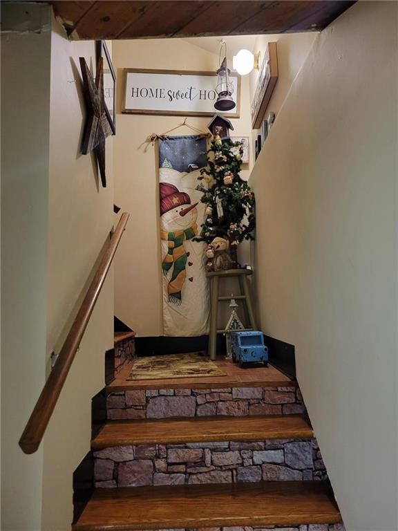 270 N Chestnut St, Bath, PA 18014 - photo 4