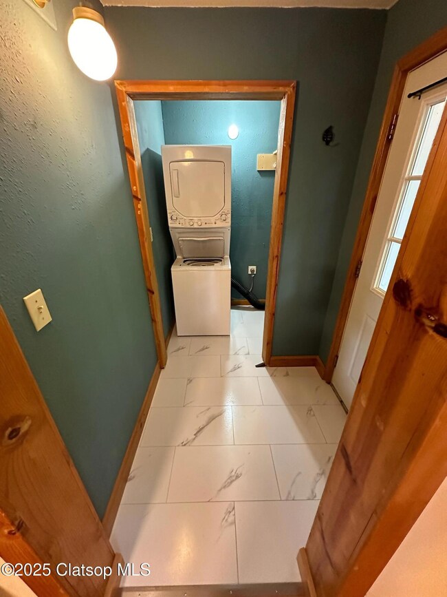 Entrance Lower Unit