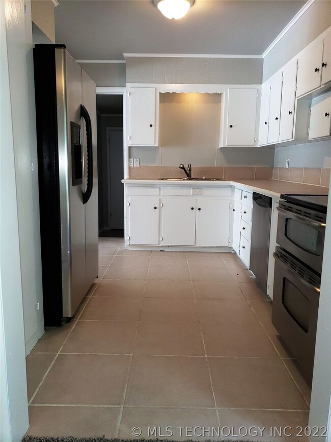 1226 N Cherokee Ave, Claremore, OK 74017 - photo 5