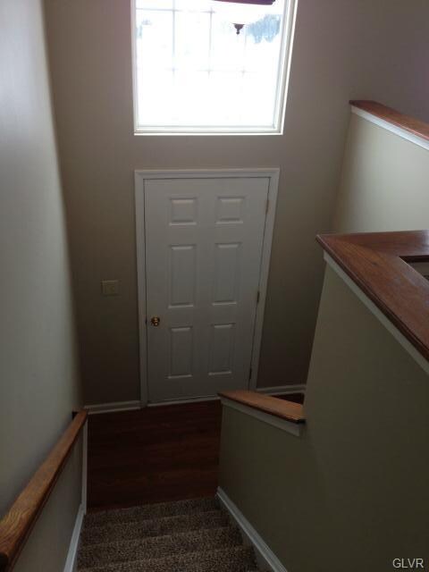 111 Walnut St, Freemansburg, PA 18017 - photo 3