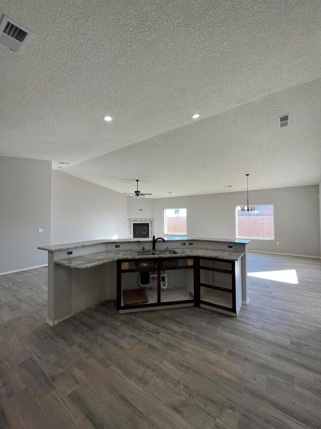 940 Firewheel Loop SW, Los Lunas, NM 87031 - photo 4