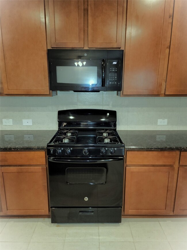 1481 Barras St, Alvin, TX 77511 - photo 7