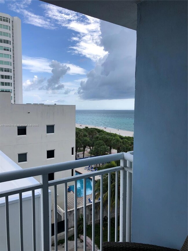 Port Royale Condominium unit 607, Miami Beach, FL 33141 - photo 5