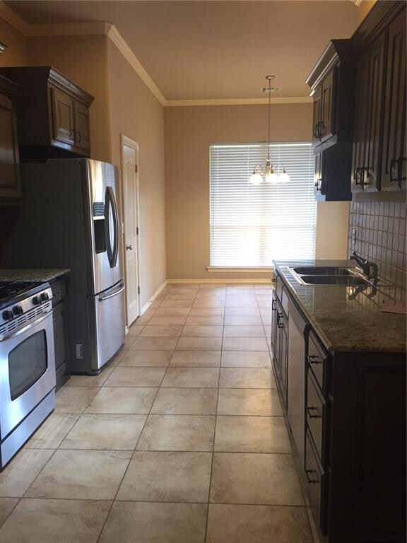 2404 SE 10th Place, Moore, OK 73160 - photo 6