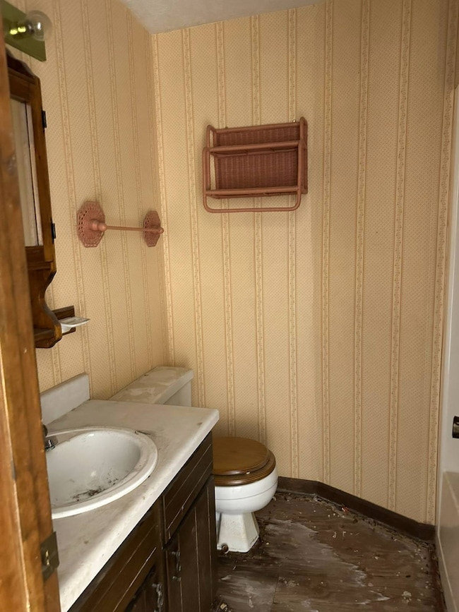 202 E Irene St, Salina, KS 67401 - photo 5