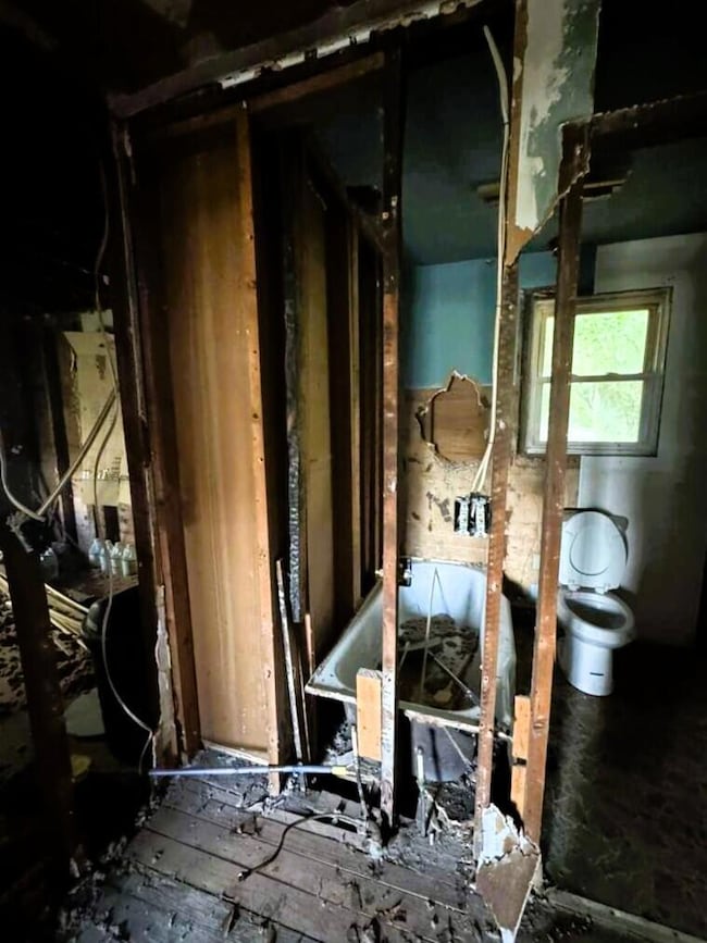 205 Sanders St, Honea Path, SC 29654 - photo 4