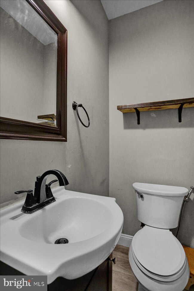 1525 Fairview St, Reading, PA 19606 - photo 5