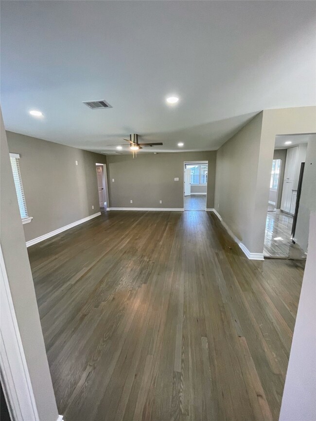 4906 Ventura Ln, Houston, TX 77021 - photo 5