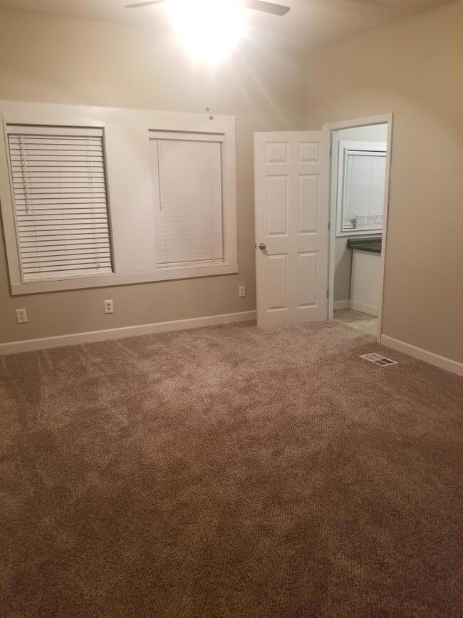 803 Gordon St, Chickamauga, GA 30707 - photo 5