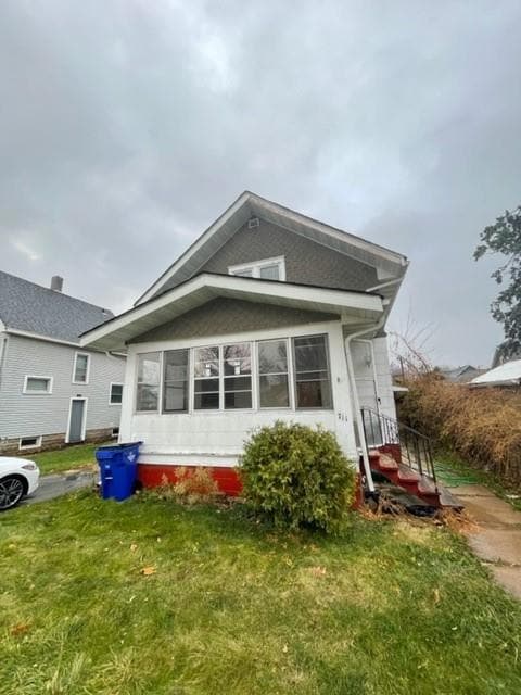 711 9th St SW, Cedar Rapids, IA 52404 - photo 2