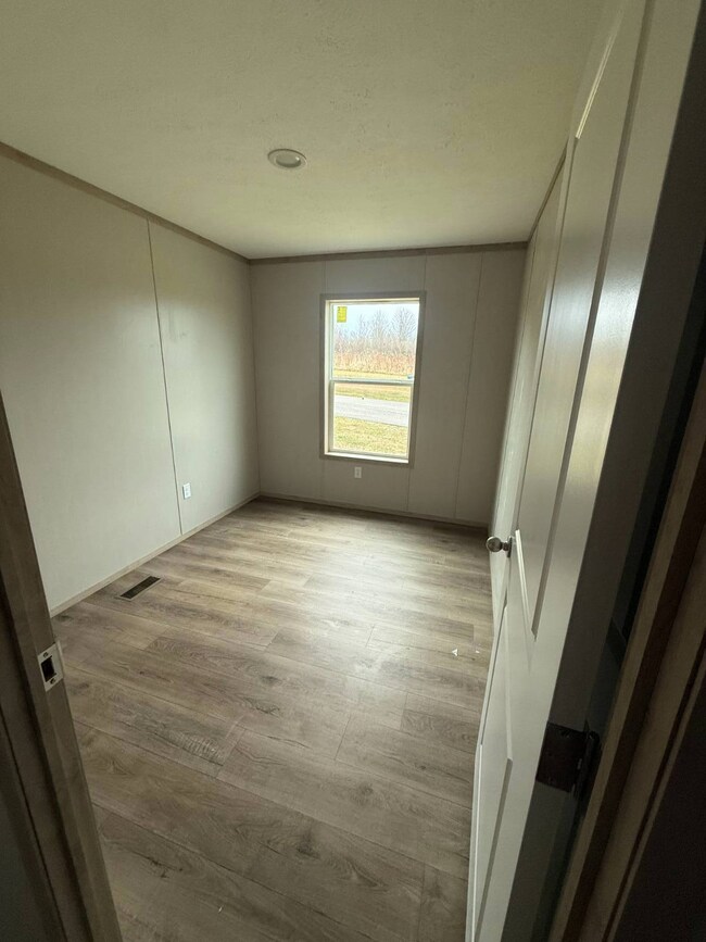 184 E Arlington Dr, Somerset, PA 15501 - photo 4