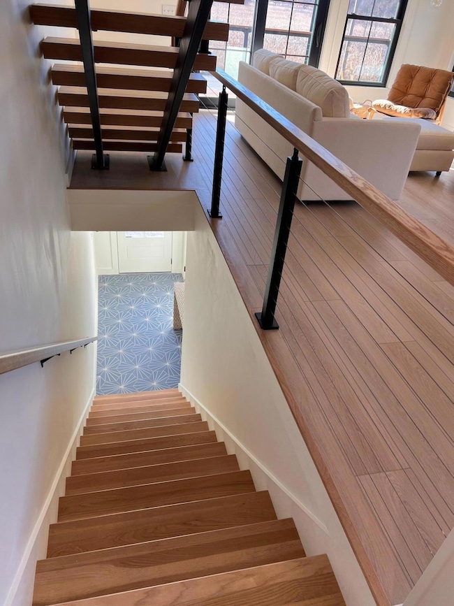 Entry stairway