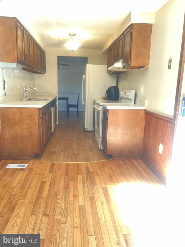 4725 Lavington Place, Nottingham, MD 21236 - photo 4