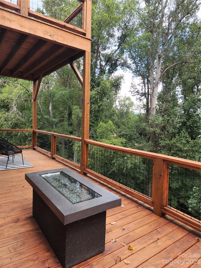 all decks have been freshly stained!