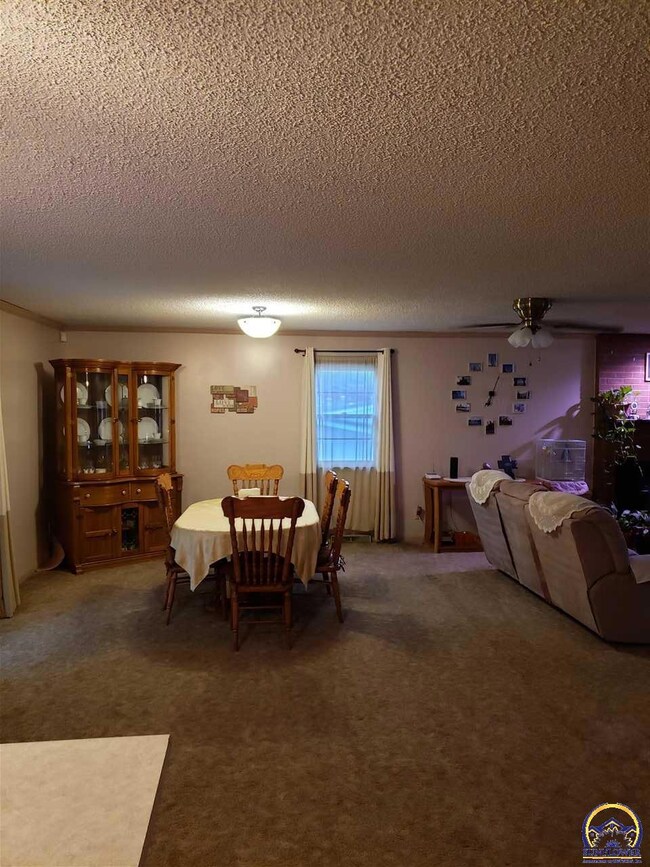 3419 SW James St, Topeka, KS 66614 - photo 6
