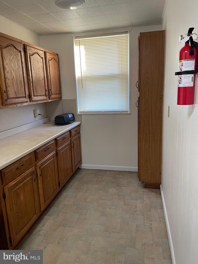 817 E 27th St, Wilmington, DE 19802 - photo 4