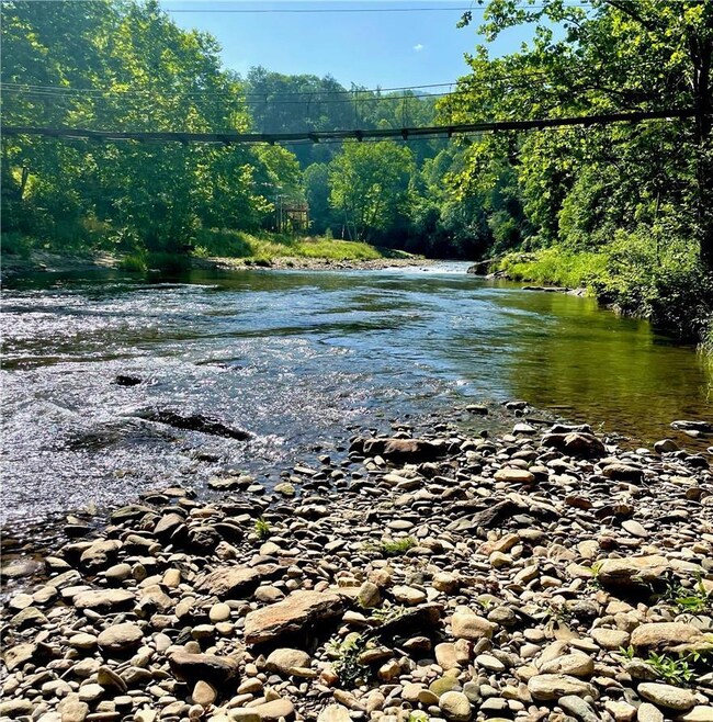 11945 Us Hwy 19w Rd, Burnsville, NC 28714 - photo 3