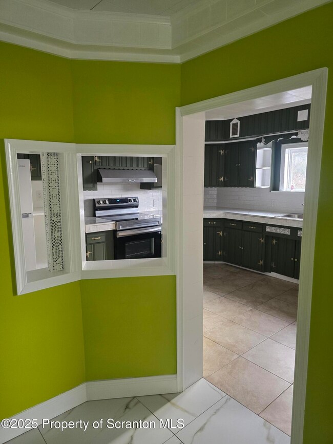 208 N Bromley Ave, Scranton, PA 18504 - photo 3