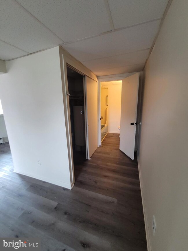 720 E Chester Pike unit E, Ridley Park, PA 19078 - photo 3