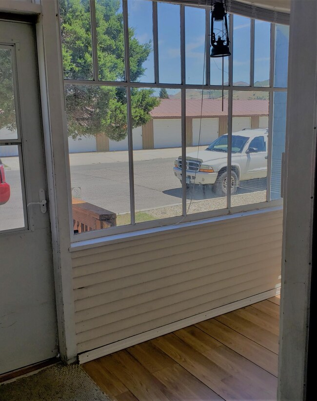 5. 120 Hickory Front Porch