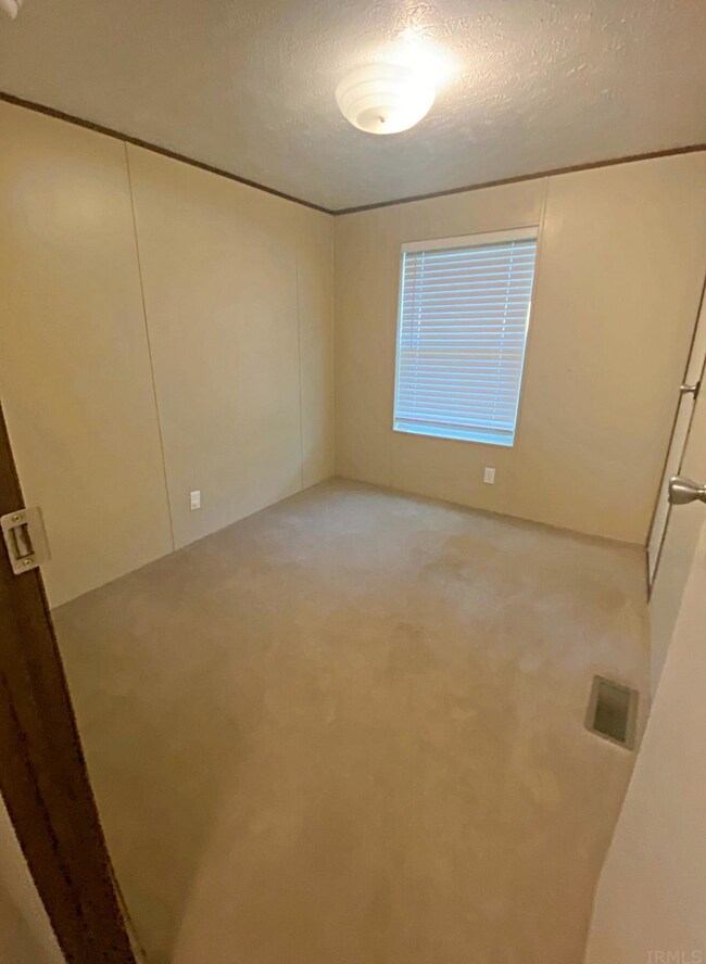 6985 S Bennett Ln, Bloomfield, IN 47424 - photo 7