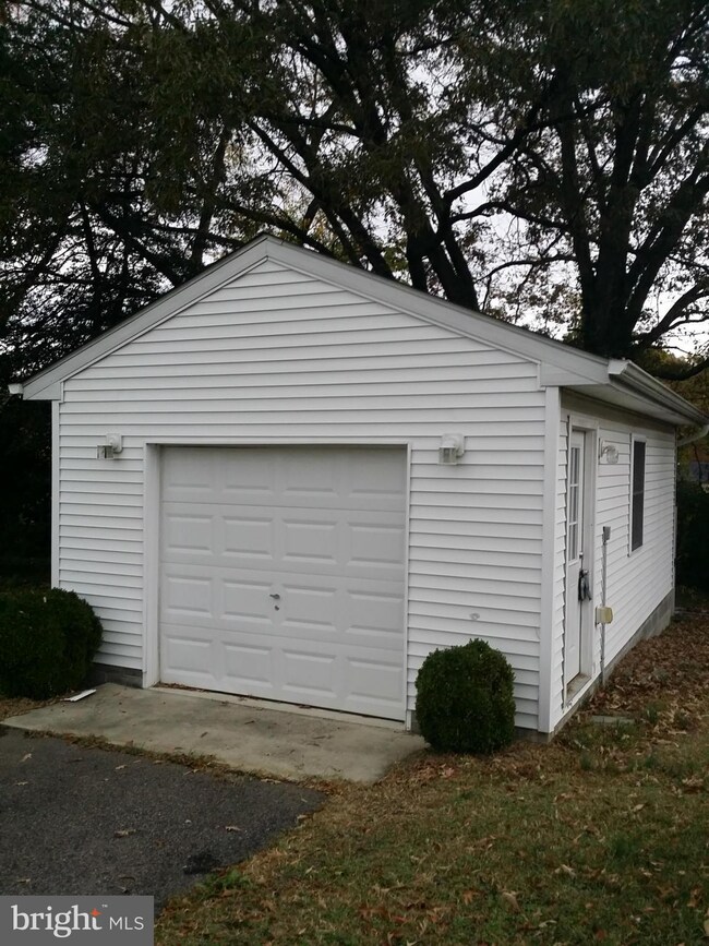 11 Oak Ct, Annapolis, MD 21401 - photo 2