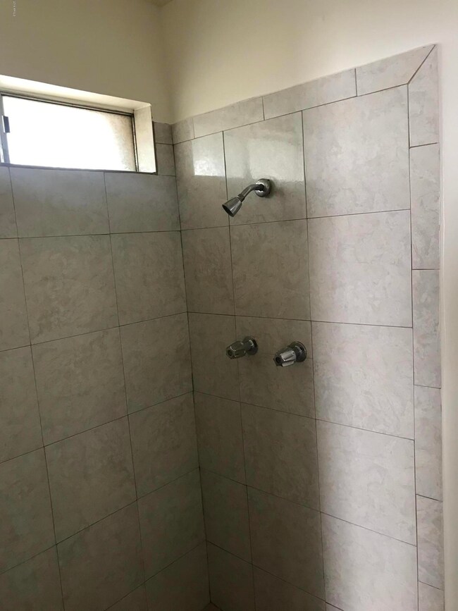 7123 N 54th Ave unit D, Glendale, AZ 85301 - photo 4