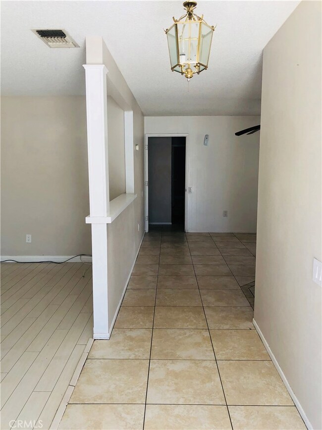 14138 Arrowhead Dr, Victorville, CA 92395 - photo 3