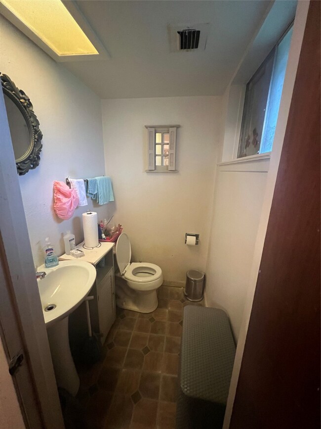 1442 Peach Spring Dr, Houston, TX 77088 - photo 4