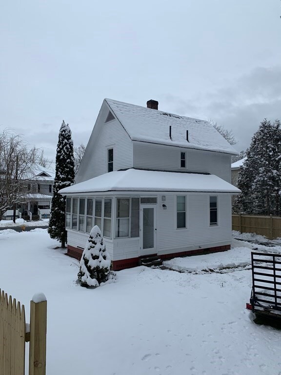 33 Devens St, Greenfield, MA 01301 - photo 5