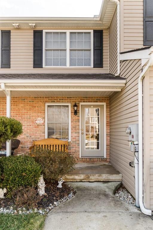 1386 Mohr Cir, Macungie, PA 18062 - photo 2